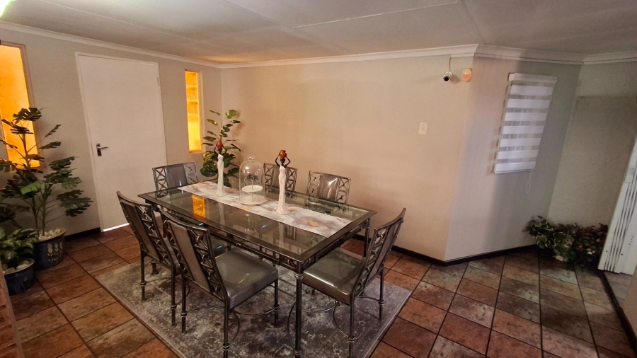 To Let 3 Bedroom Property for Rent in Vaalpark Free State